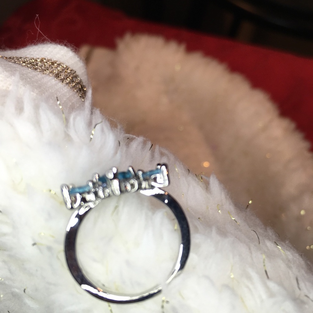 Blue Rhinestone Flower Ring Sz 6 NWOT - Picture 4 of 10